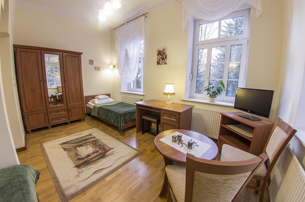 Szwajcarka Willa Z Sauna I Jacuzzi Kudowa-Zdroj Oda fotoğraf